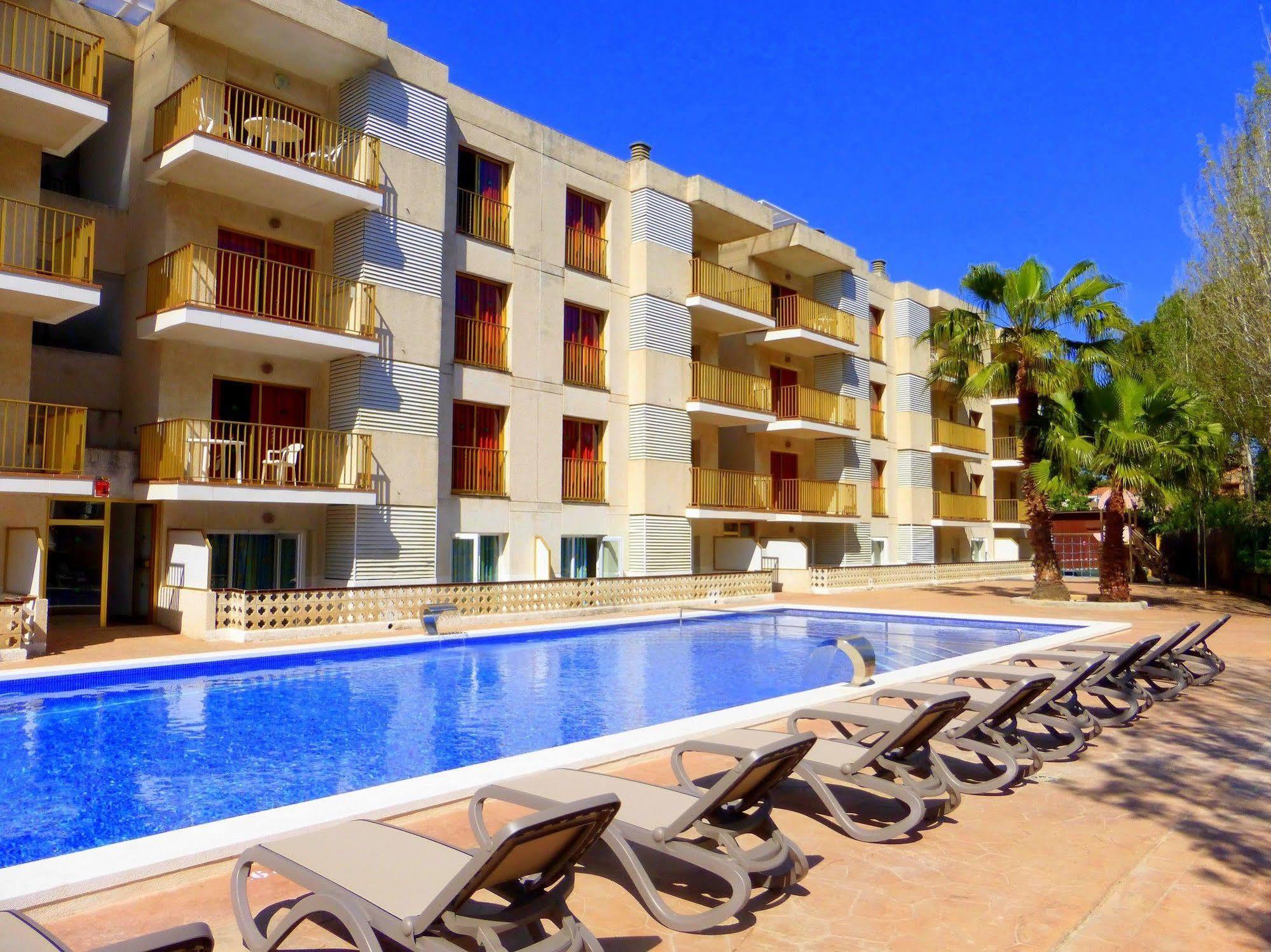 Rentalmar Pins Marina Cambrils Buitenkant foto