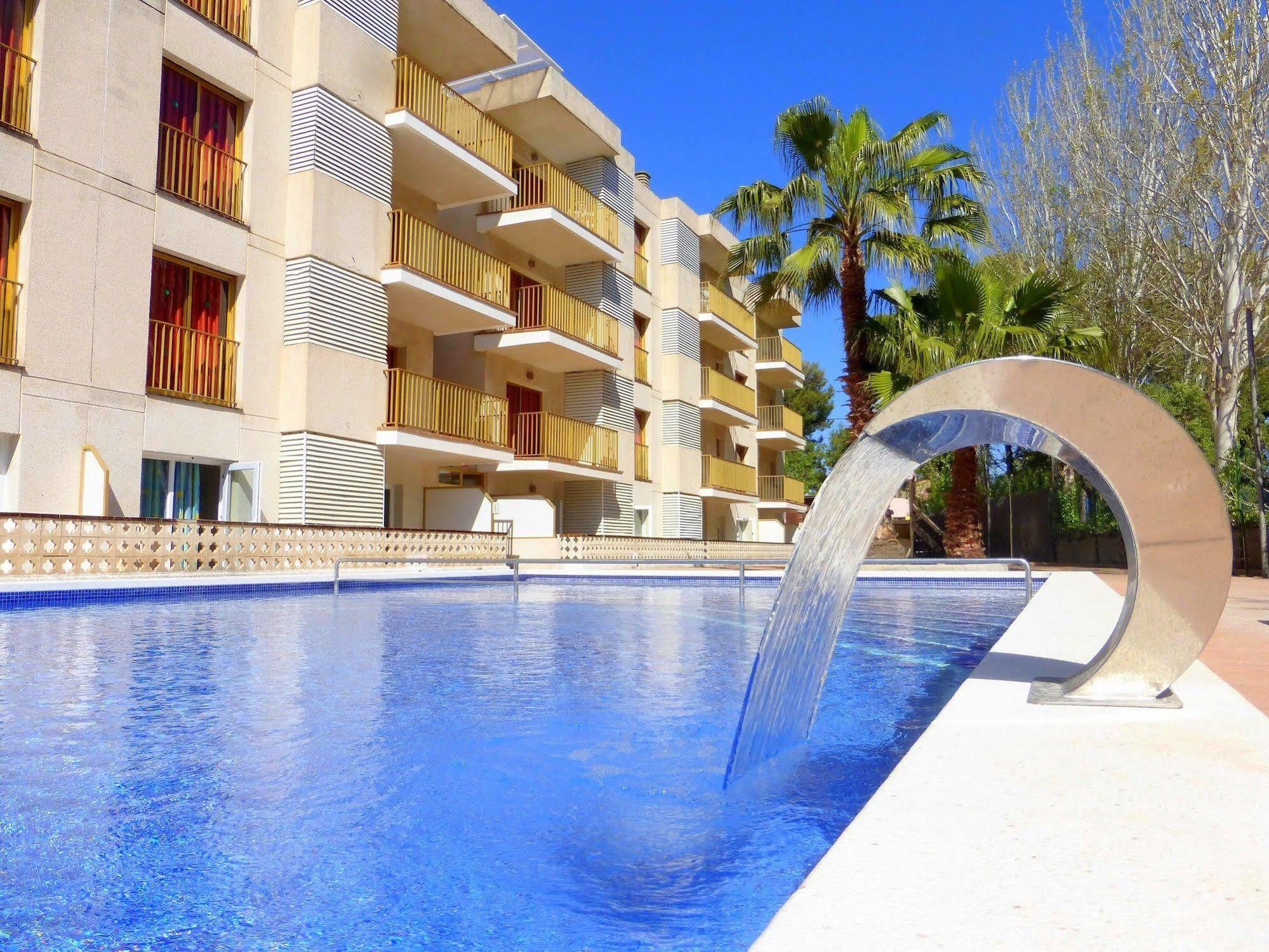 Rentalmar Pins Marina Cambrils Buitenkant foto