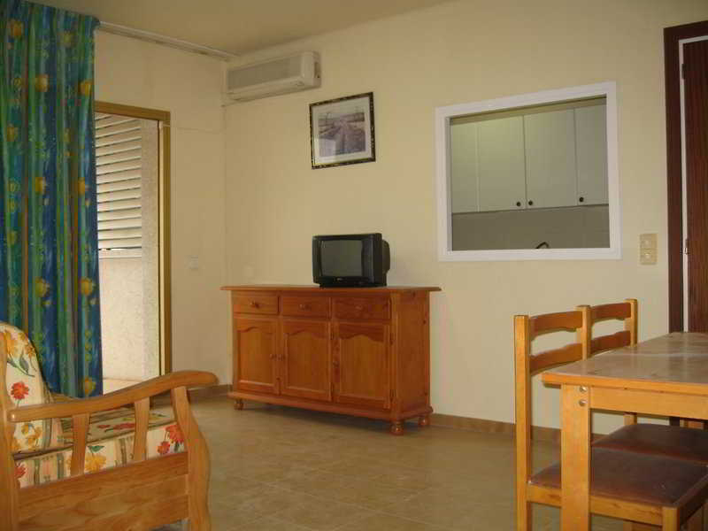 Rentalmar Pins Marina Cambrils Buitenkant foto