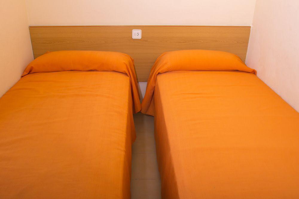 Rentalmar Pins Marina Cambrils Buitenkant foto